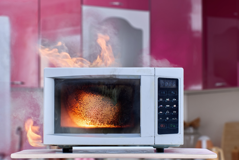 NEVER Put These 9 Things in the Microwave